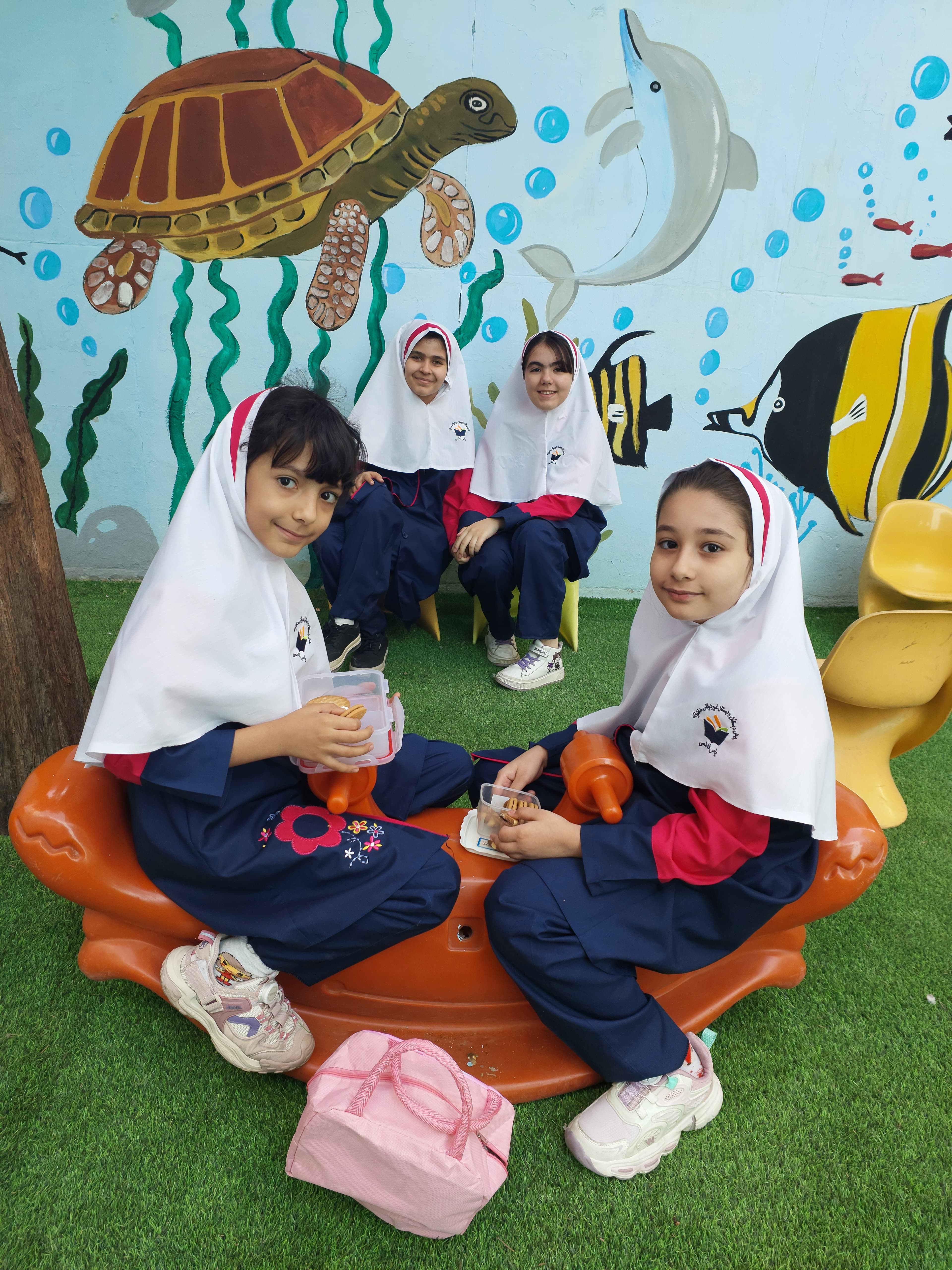 پیش دبستان و دبستان دوره اول و دوم یاس فاطمی