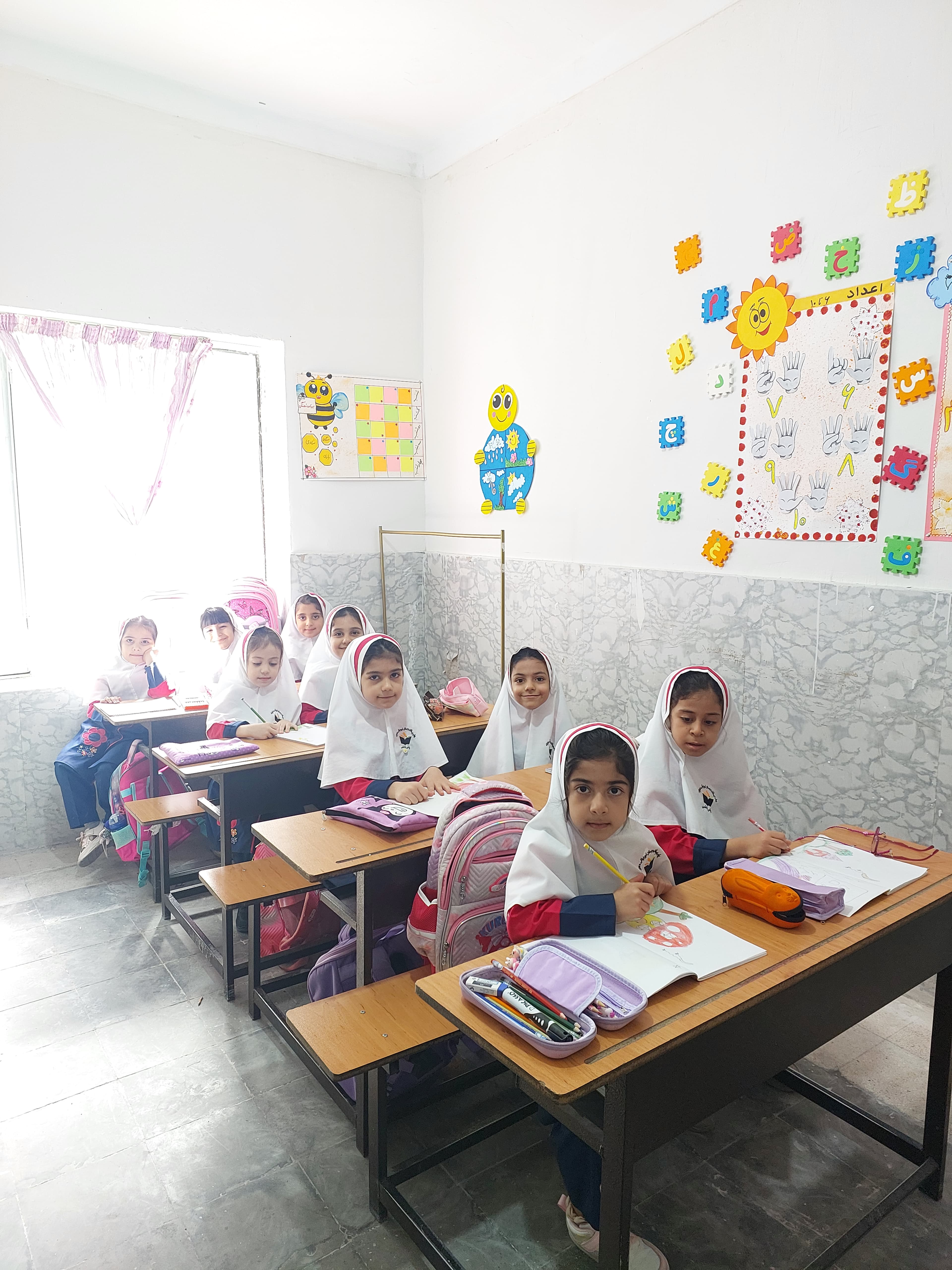 پیش دبستان و دبستان دوره اول و دوم یاس فاطمی