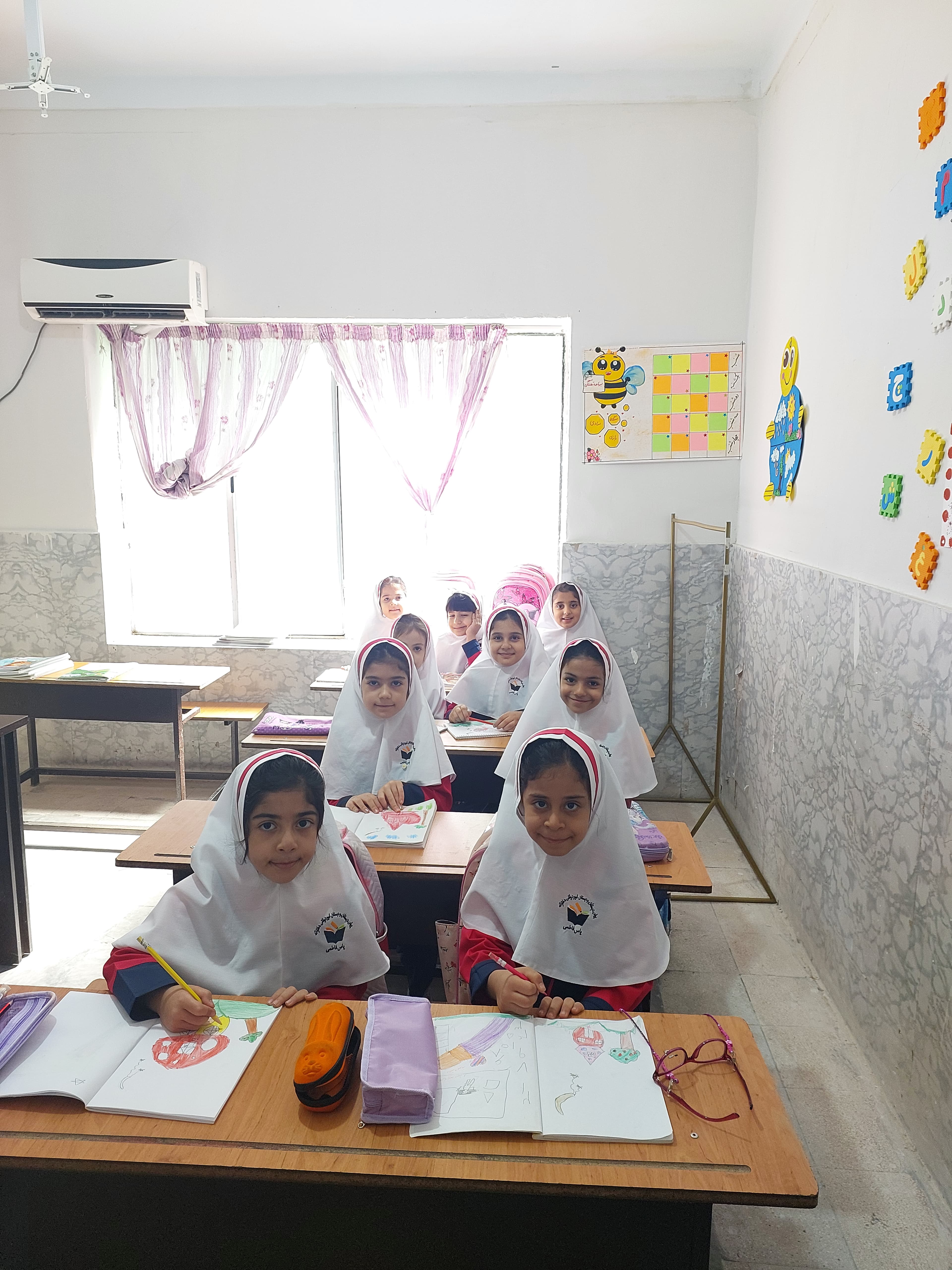 پیش دبستان و دبستان دوره اول و دوم یاس فاطمی